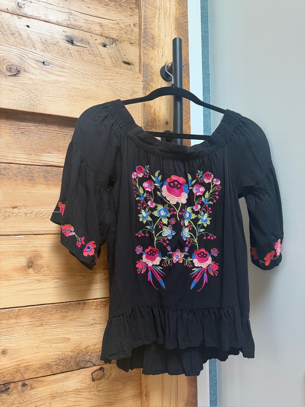 Umgee Black Embroidered Floral Peasant Blouse